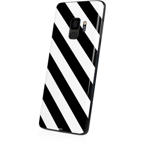 Black and White Geometric Stripes Galaxy S9 Skin